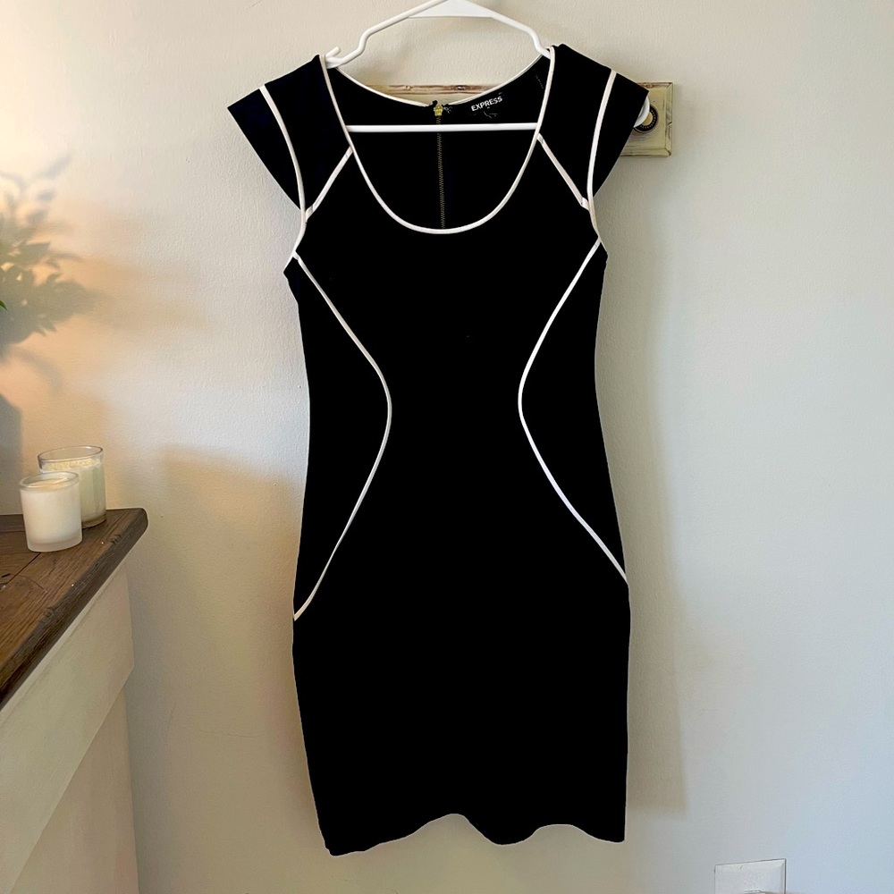 Express Black Form Fitting Hour Glass Dress. Worn 2 times, in perfect condition